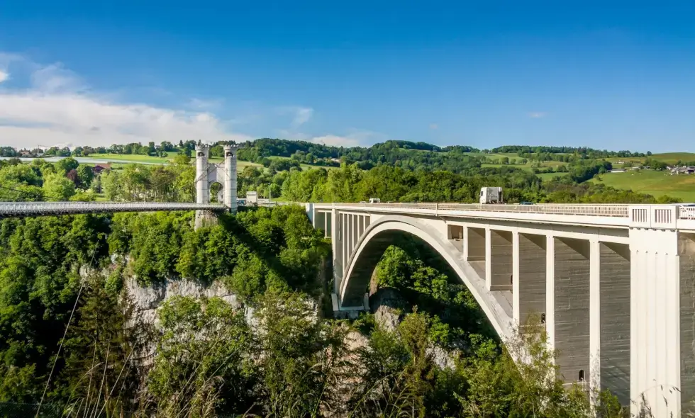 Szwajcarska sieć autostrad i procedura zakupu winiety na 2025 rok