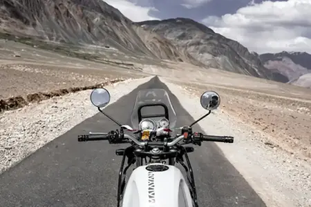 Tödlicher Unfall auf der Autobahn: Ein 39-jähriger Fahrer kam bei einer Kollision mit einem Lastwagen ums Leben.