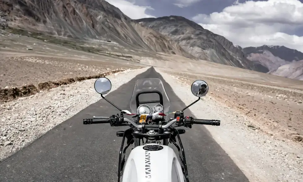 Tödlicher Unfall auf der Autobahn: Ein 39-jähriger Fahrer kam bei einer Kollision mit einem Lastwagen ums Leben.