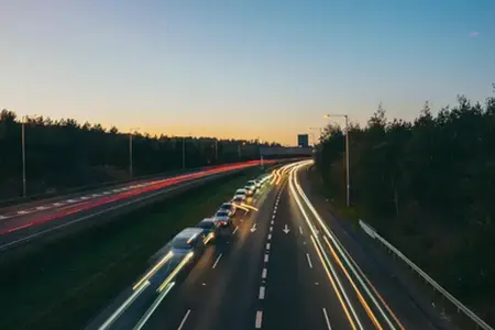 Bukarest-Krajowa fast vollständig auf Autobahnen und Schnellstraßen: Das Verkehrsministerium hat weitere 20 km für den Verkehr freigegeben. Insgesamt sind 92 km der 121 km befahrbar. Morgen folgt ein weiteres Teilstück.