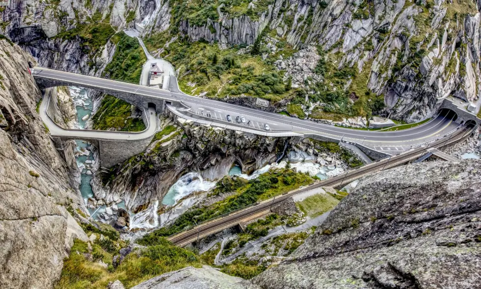 Das System der Autobahnen in der Schweiz und die Vignette 2025