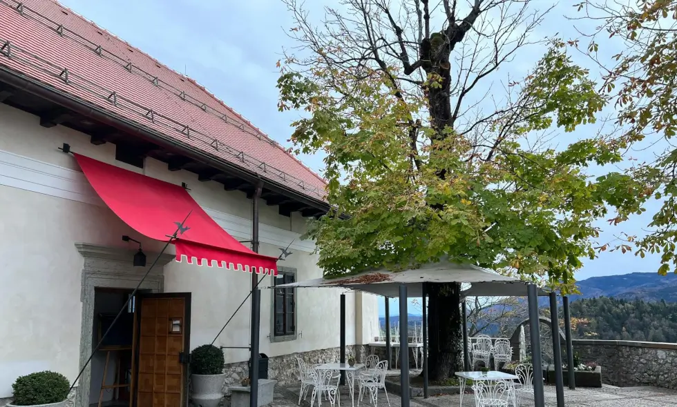 Automobilové cesty po Slovinsku: tipy na objevování podél dálniční sítě