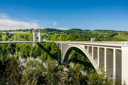 Dálniční síť Švýcarska a postup nákupu dálniční známky na rok 2025