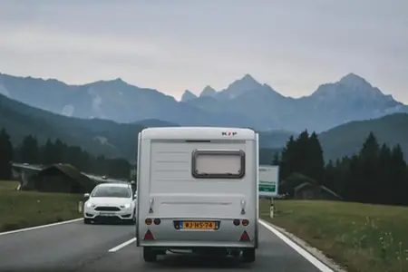 Diaľničná sieť a systém diaľničných známok v Rakúsku