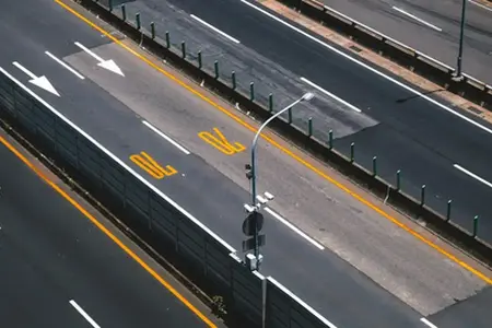 Πολλά ατυχήματα και μποτιλιάρισμα στους δρόμους M7 και 7.