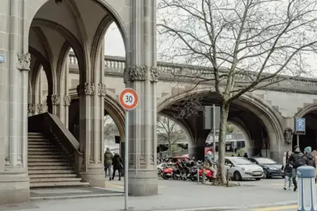 Schweizer Verkehrssystem und Online-Kauf der Vignette