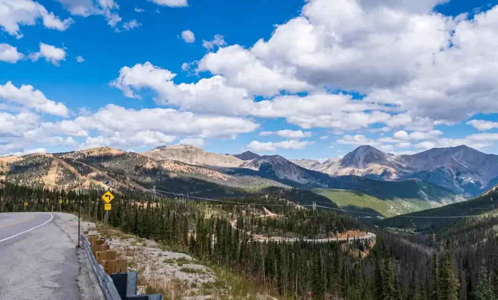 Până în 2025 ar putea fi finalizate 283 de kilometri de autostradă și drumuri expres, dar niciun kilometru nu va fi construit în județul Brașov!