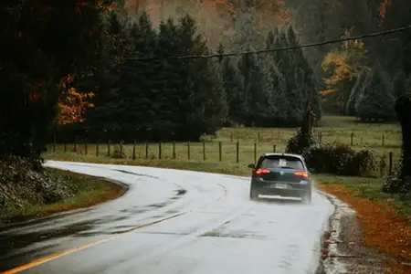 Obnovujeme provoz na zrekonstruovaném úseku dálnice D10 poblíž Mladé Boleslavi.