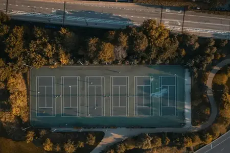 Die erste Autobahn mit 150 km/h: Der Staat hat eine Ausschreibung für variable Verkehrsschilder veröffentlicht.