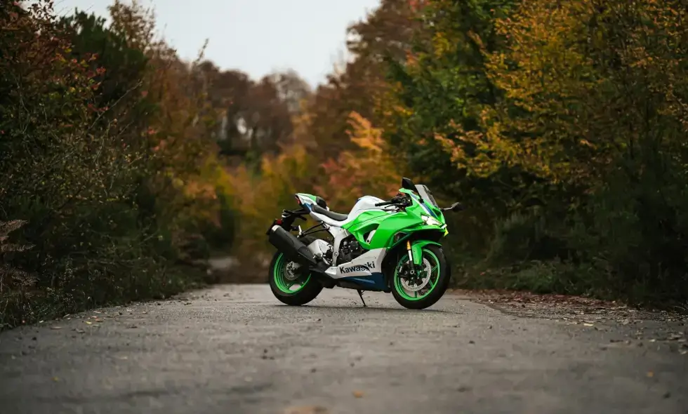 Der Winterstraßenunterhalt beginnt, die Streufahrzeuge sind bereit, auch auf der D1-Autobahn in Vysočina auszurücken.